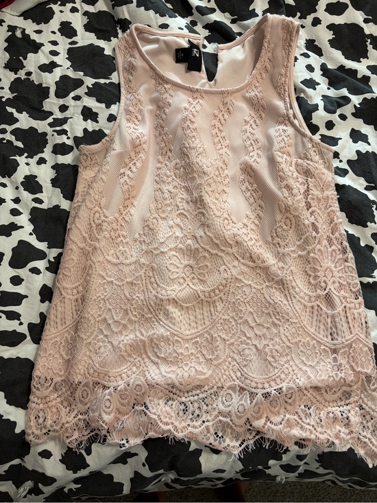 Iz Byer Tops - Iz Byer Blush Pink Lace Sleeveless Camisole